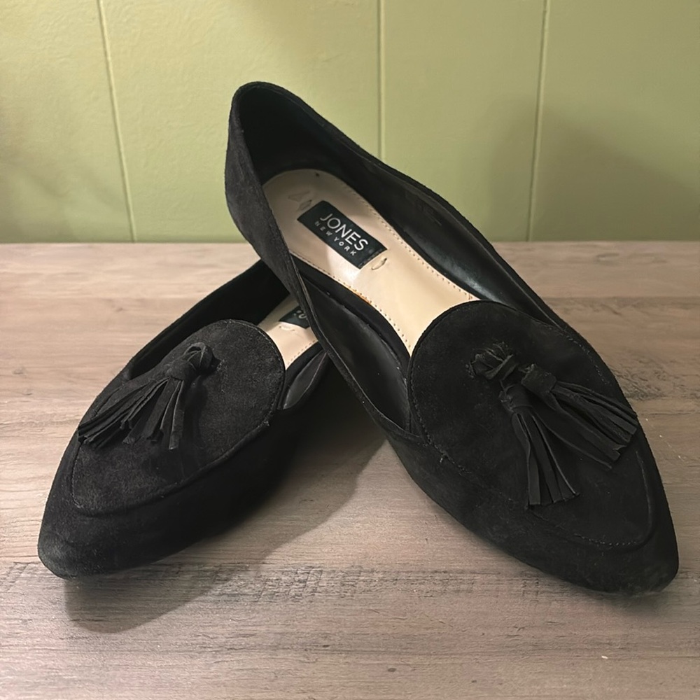 Jones New York black suede tassel loafers “Sami” in size 7.5